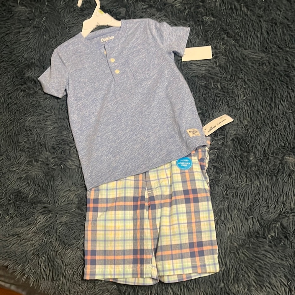 NWT OshKosh shorts and short sleeve shirt - size 4T